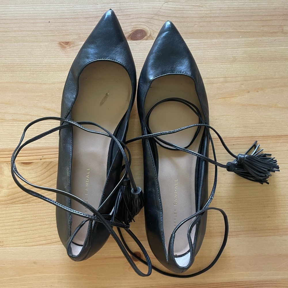 Leather flats with ankle ties